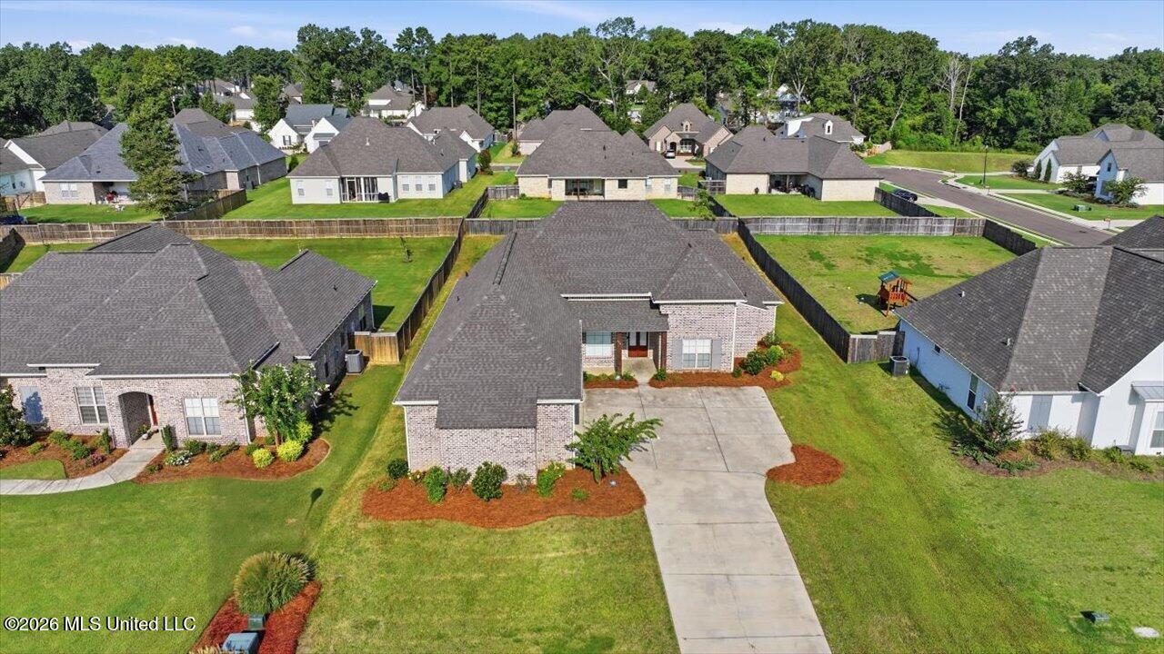 615 Crossvine Ridge