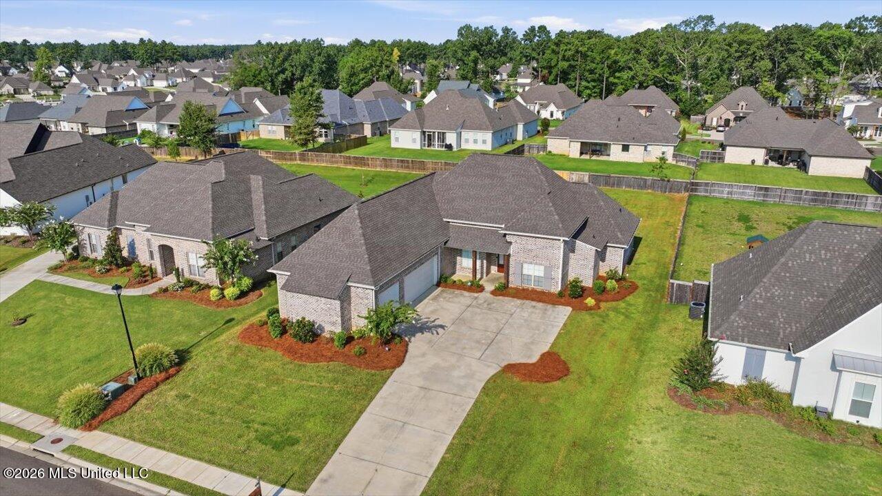 615 Crossvine Ridge