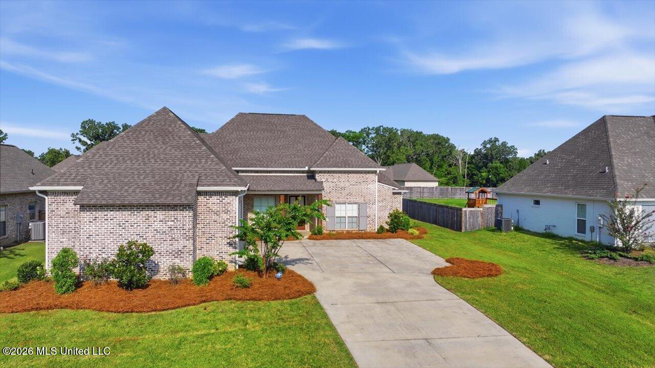 615 Crossvine Ridge