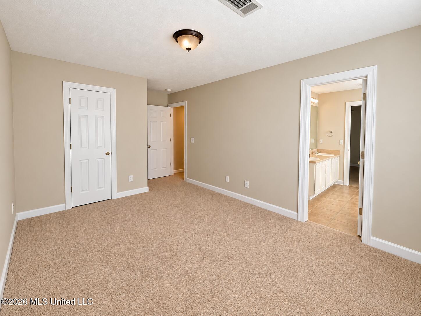 6 Foxcroft Court