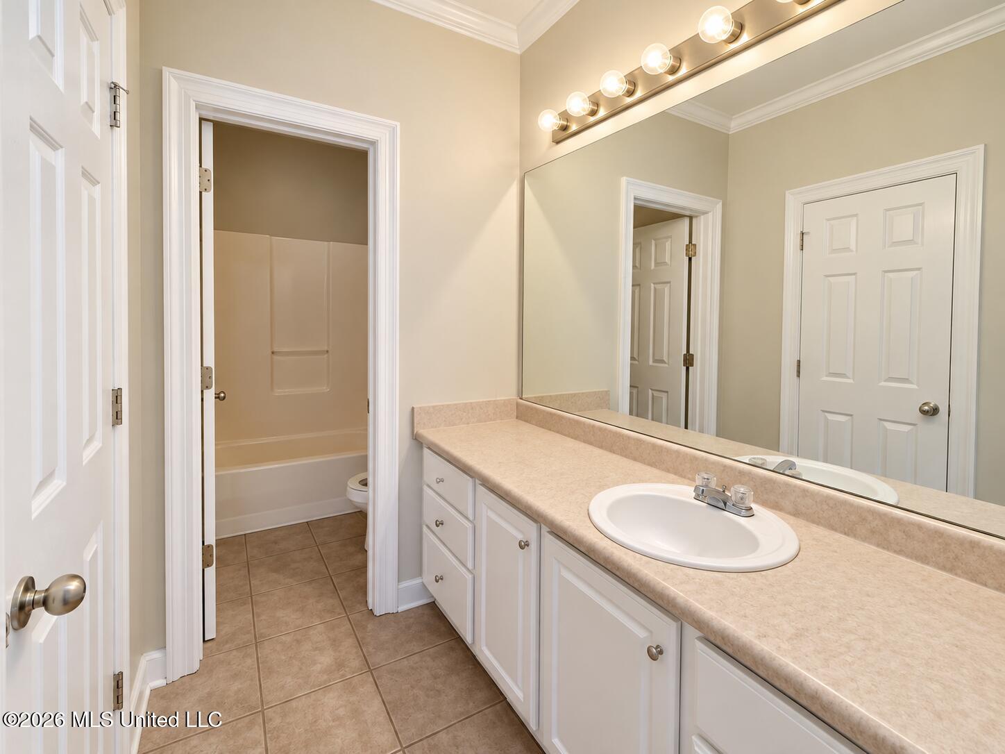 6 Foxcroft Court