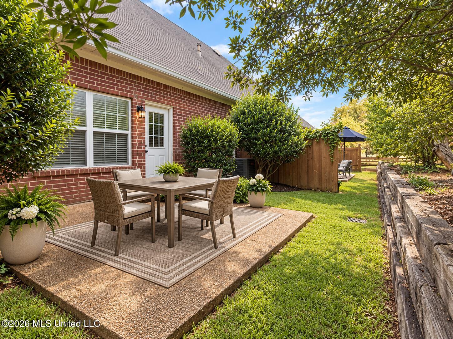 6 Foxcroft Court