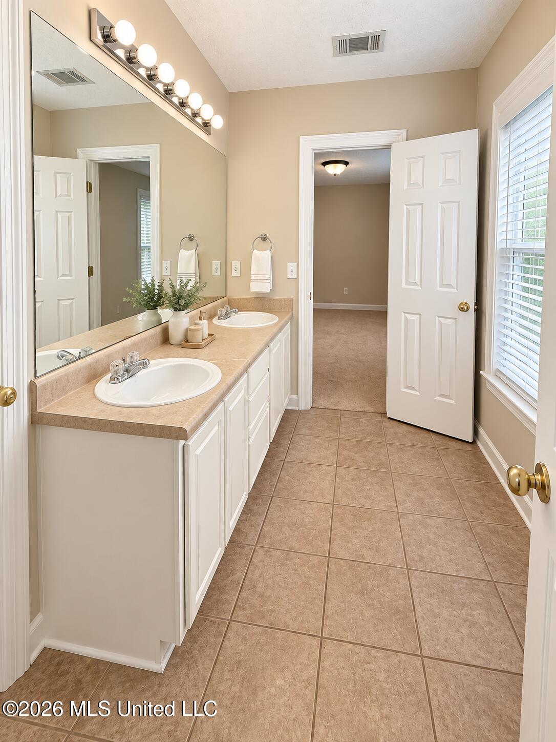 6 Foxcroft Court