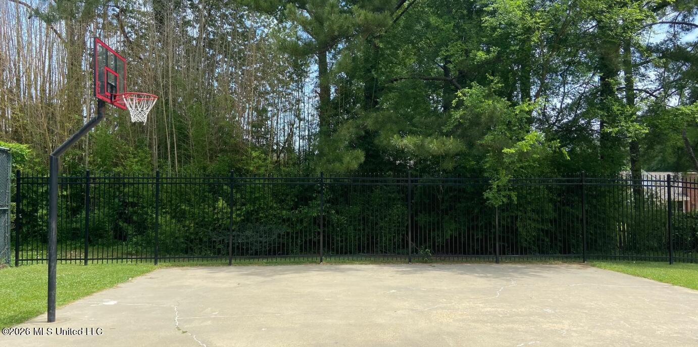 6 Foxcroft Court