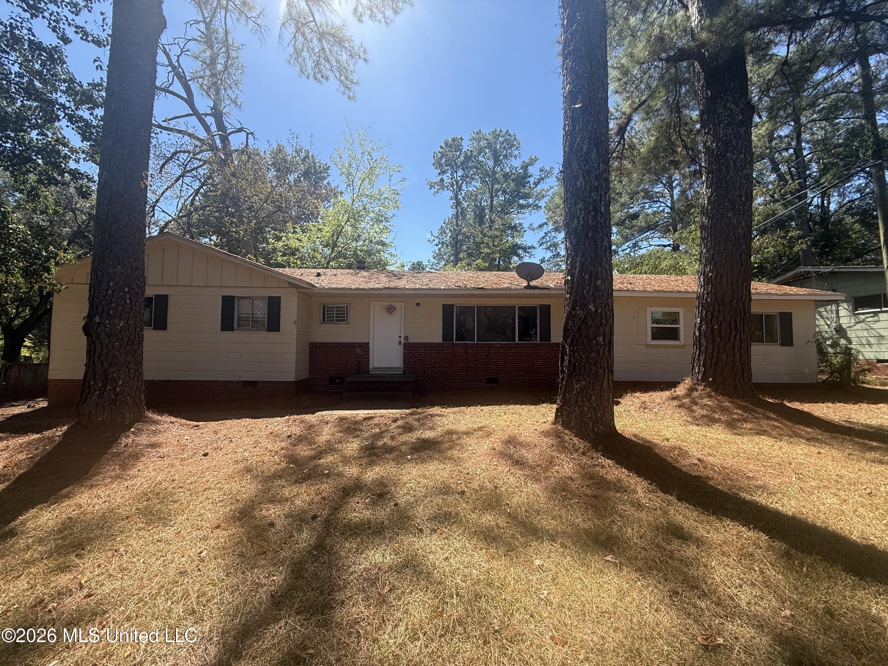 905 Raymond Road
