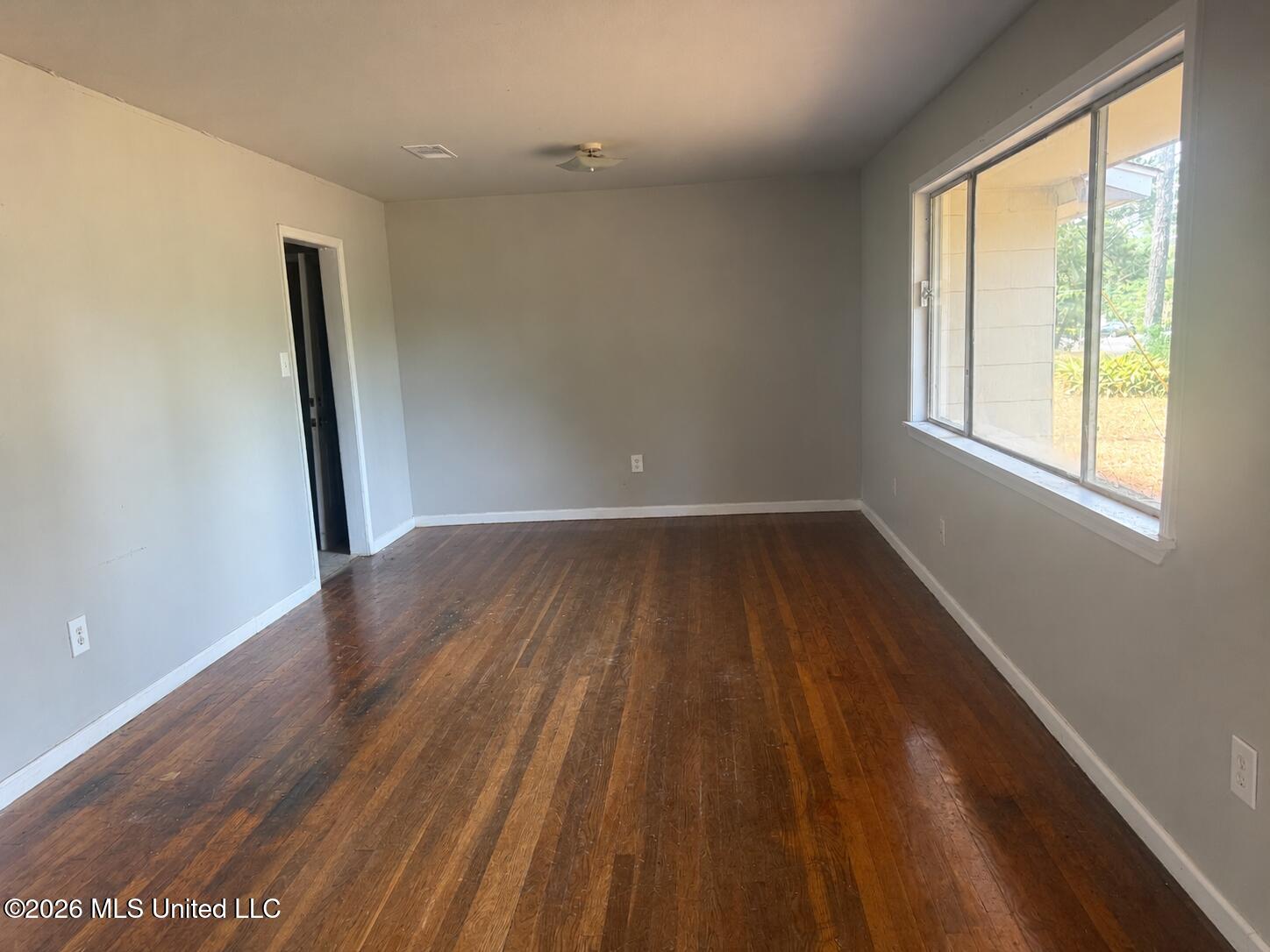 905 Raymond Road