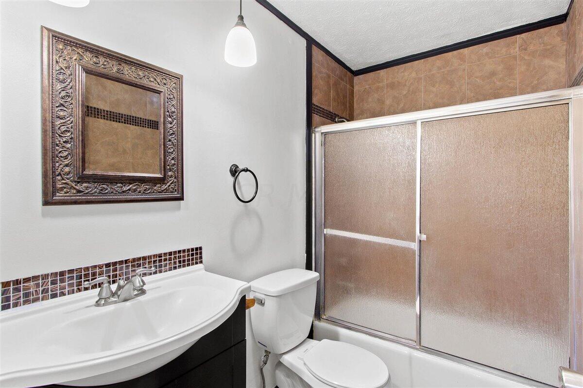 2081 Maplewood Drive