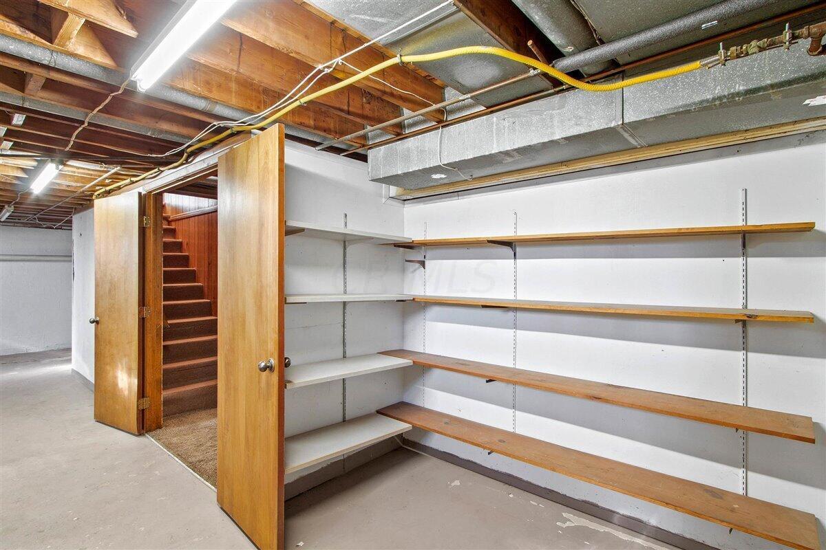 2081 Maplewood Drive