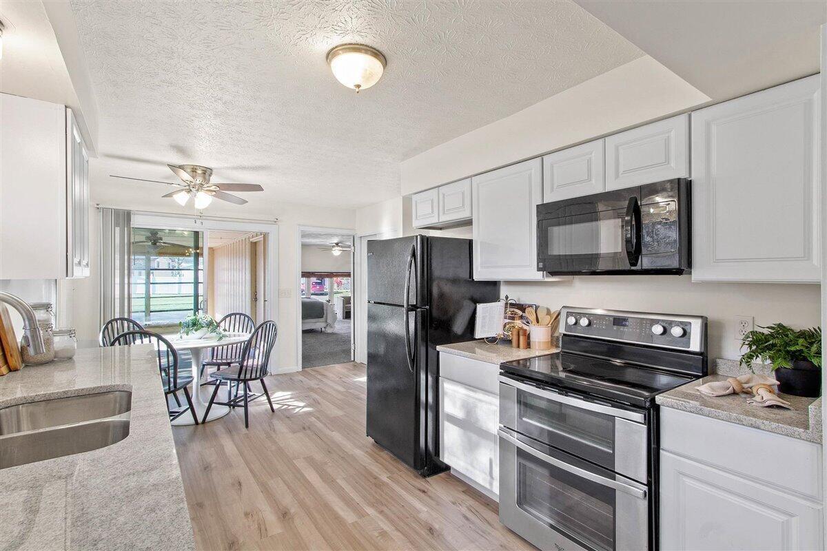 2081 Maplewood Drive