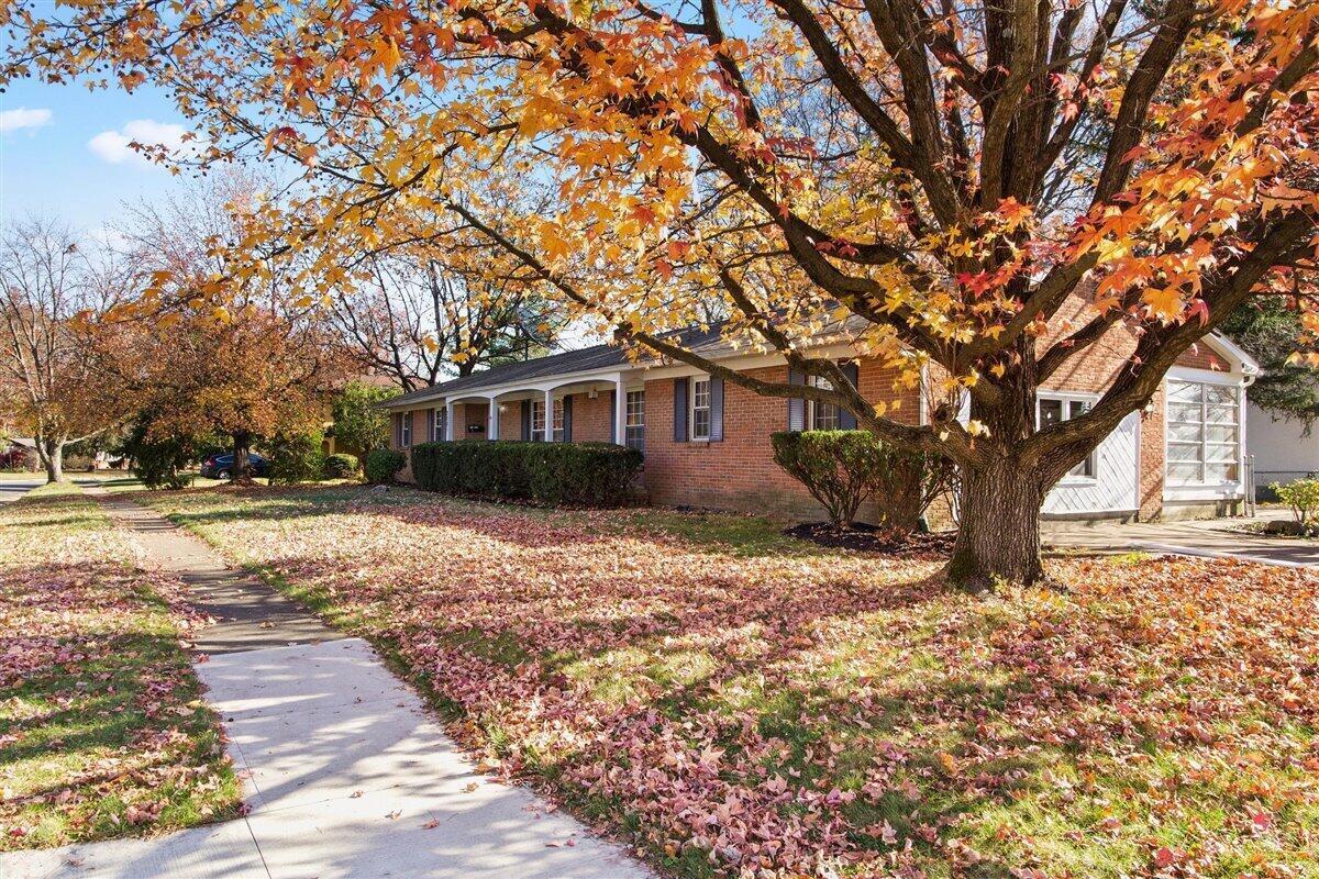 2081 Maplewood Drive