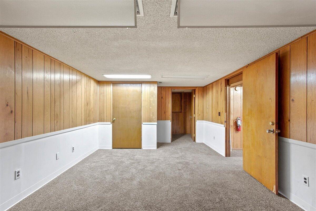 2081 Maplewood Drive