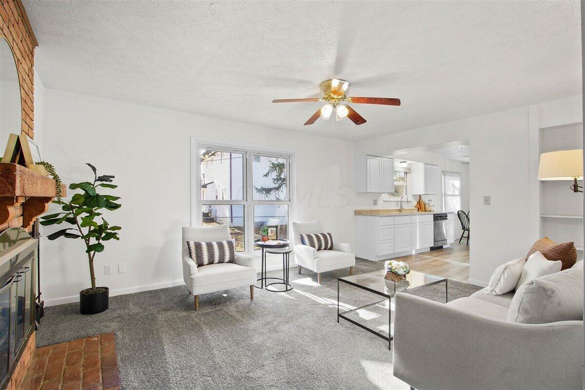 2081 Maplewood Drive