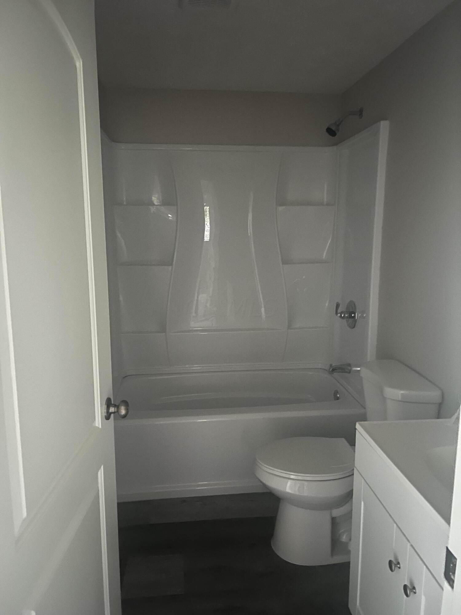 2028 Shawbury Court W