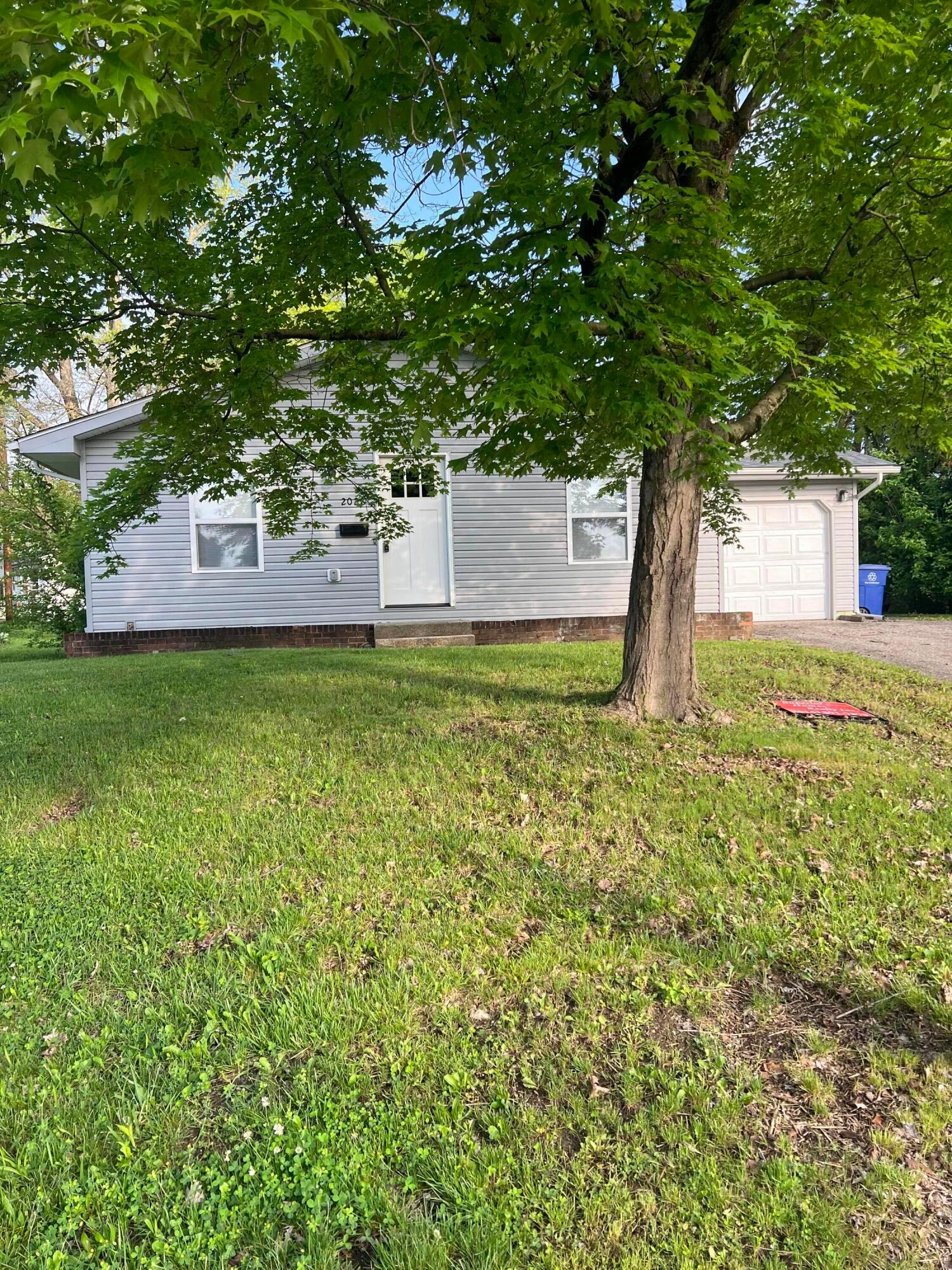 2028 Shawbury Court W