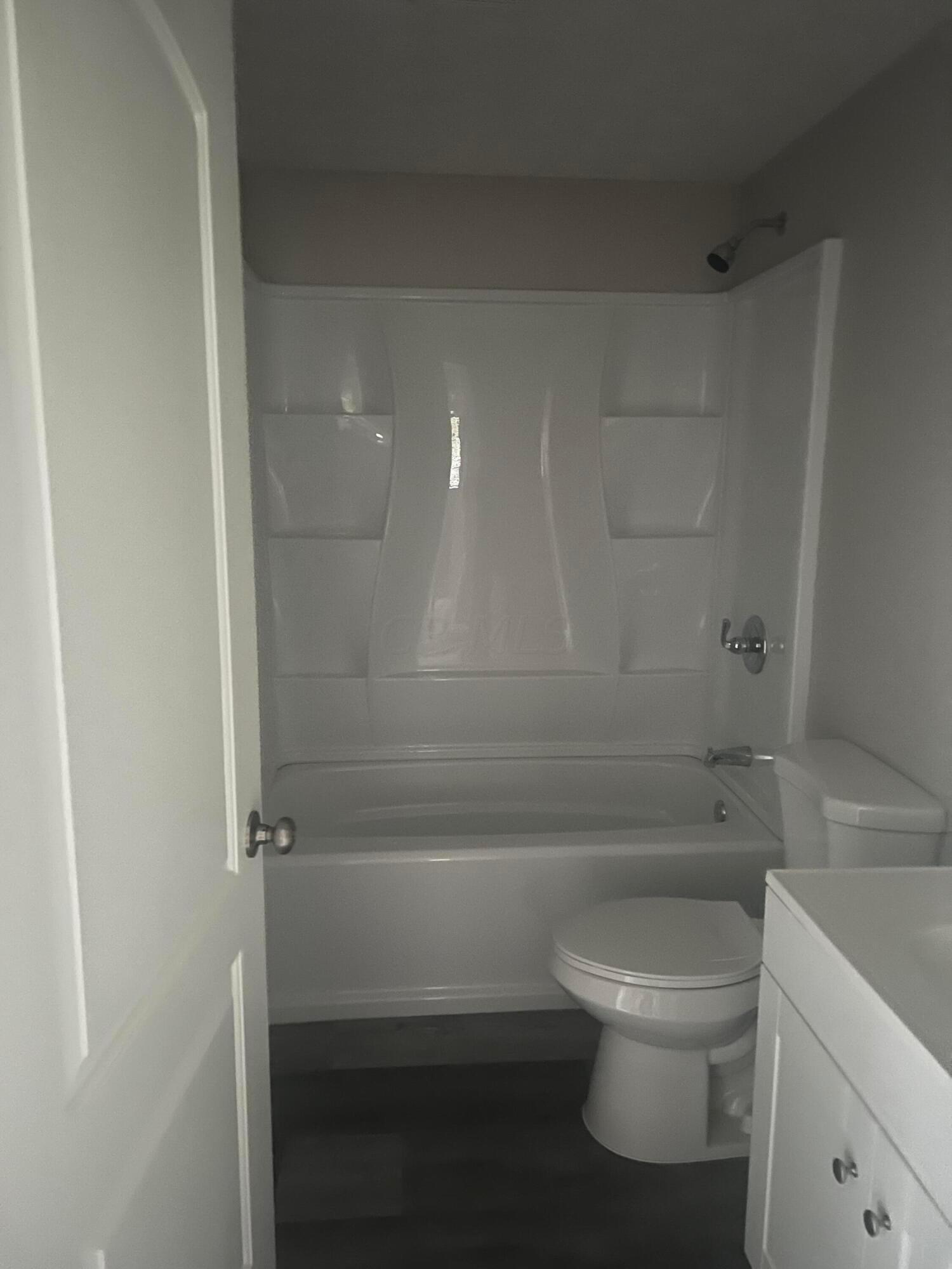 2028 Shawbury Court W