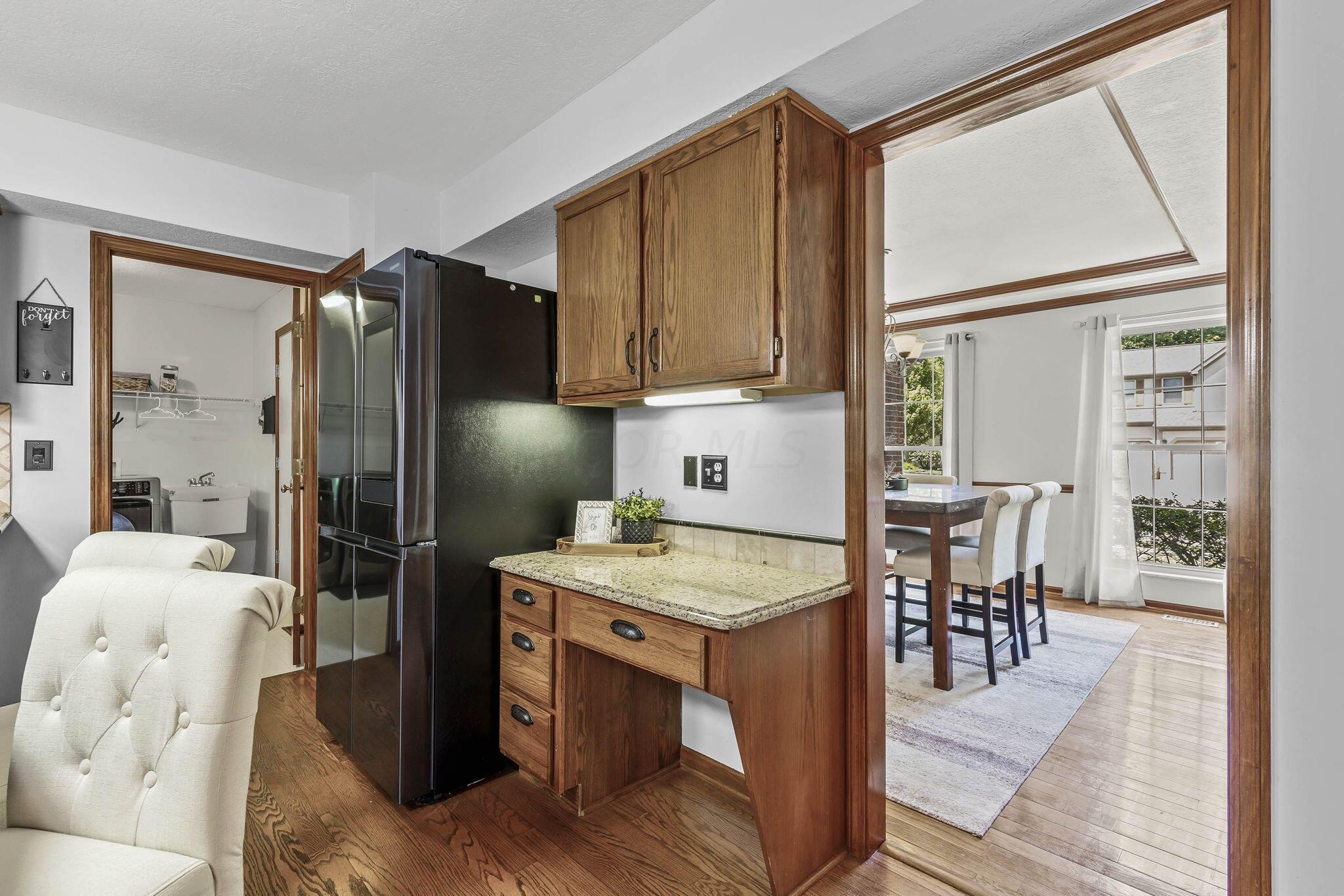 253 Whitaker Avenue S