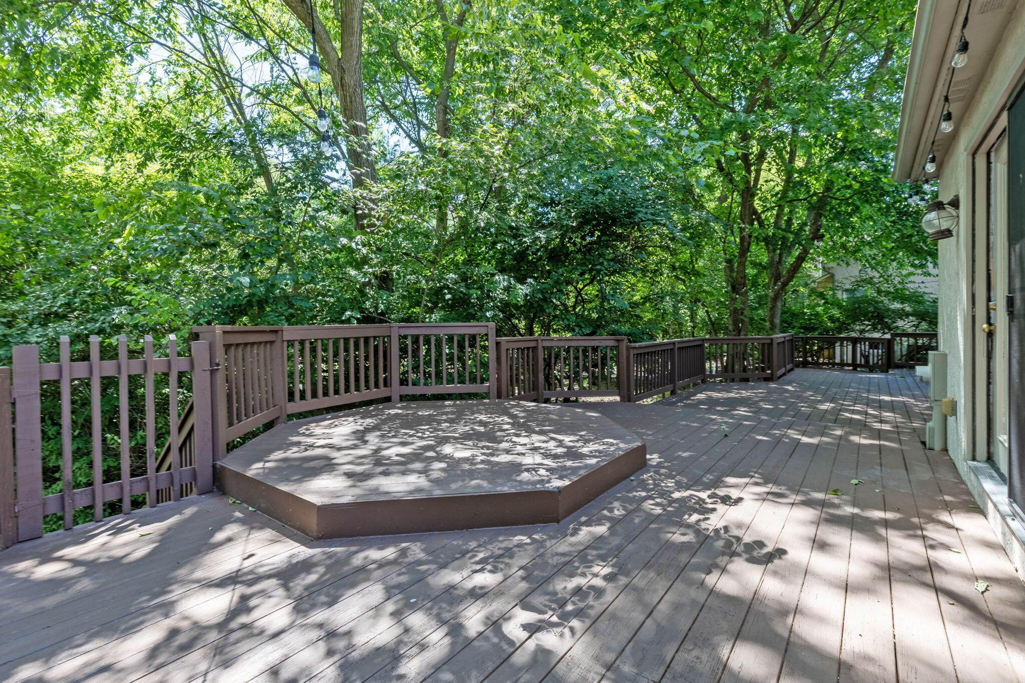 253 Whitaker Avenue S