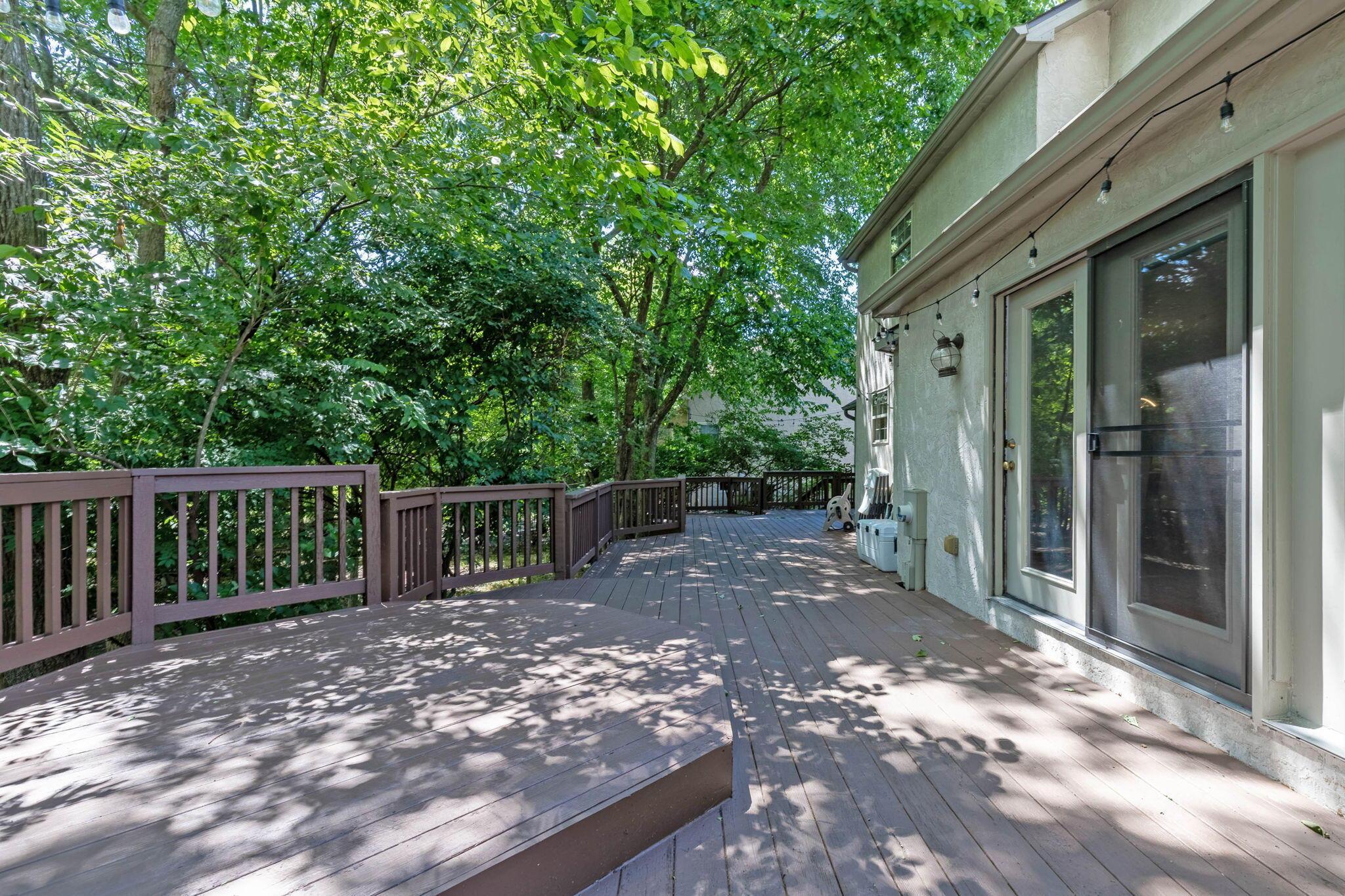 253 Whitaker Avenue S