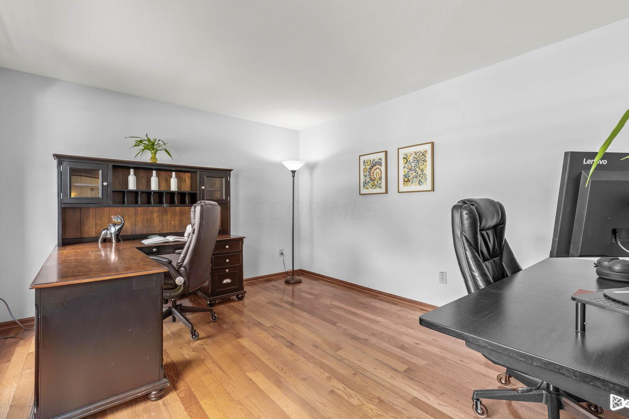 253 Whitaker Avenue S