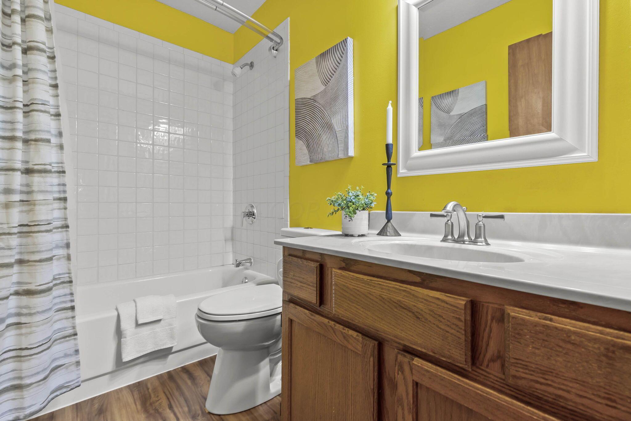 253 Whitaker Avenue S