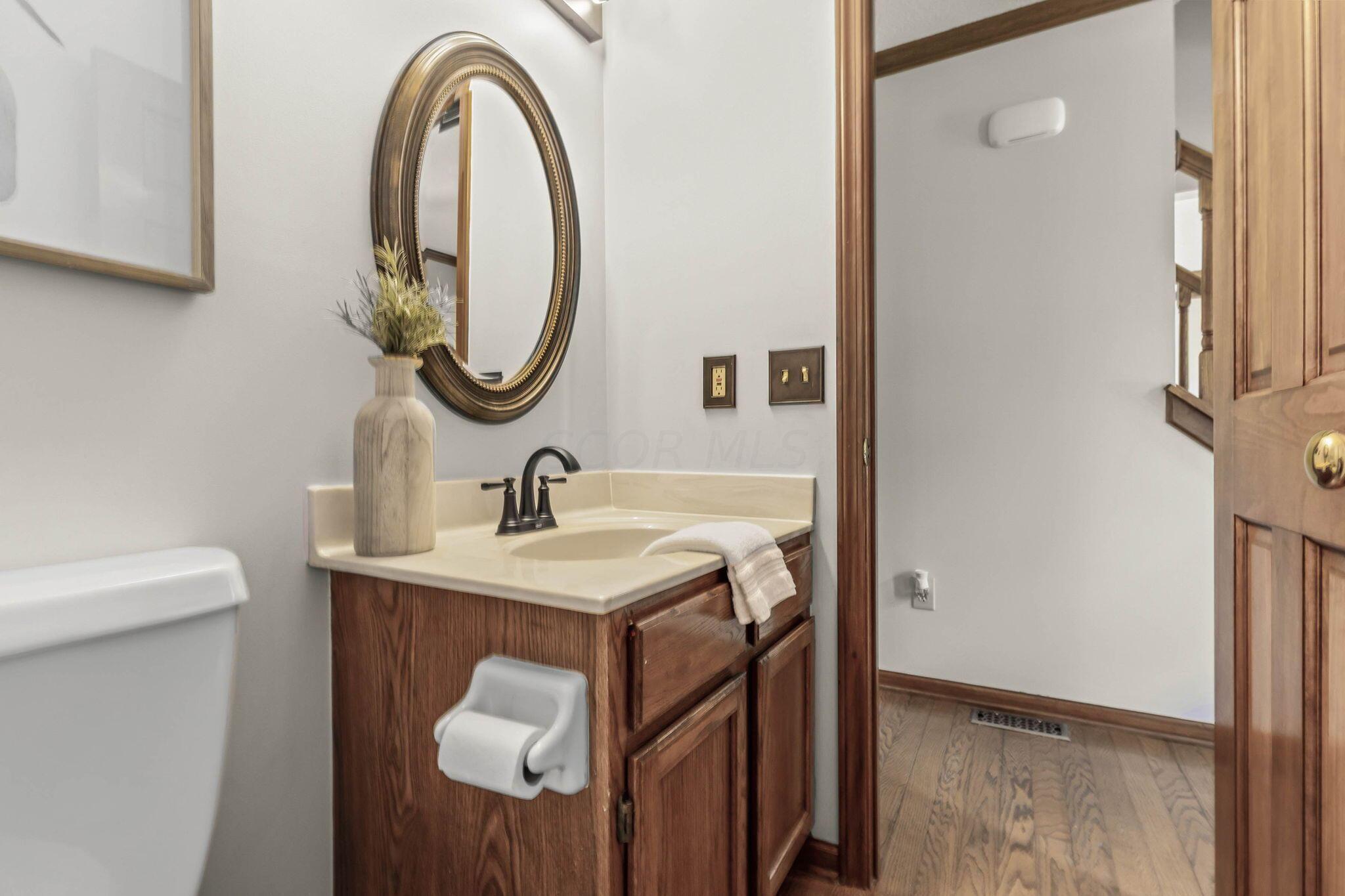 253 Whitaker Avenue S