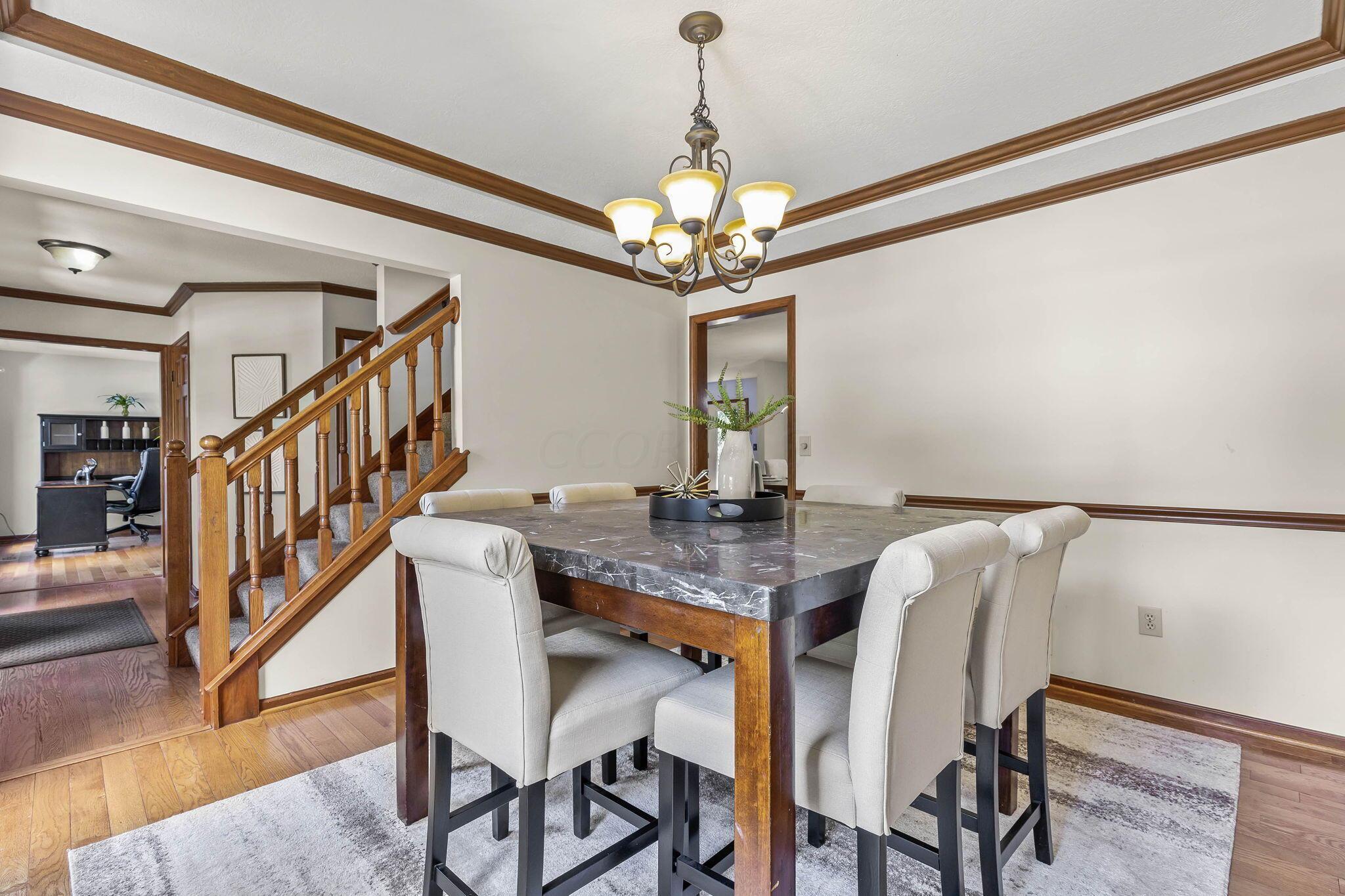 253 Whitaker Avenue S