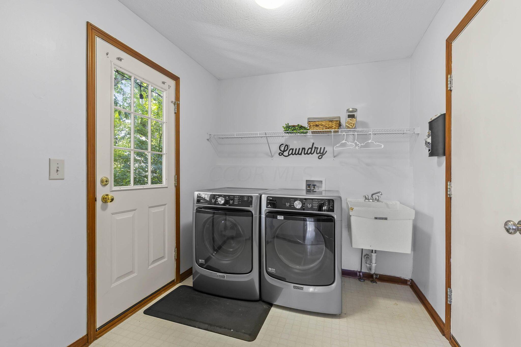 253 Whitaker Avenue S