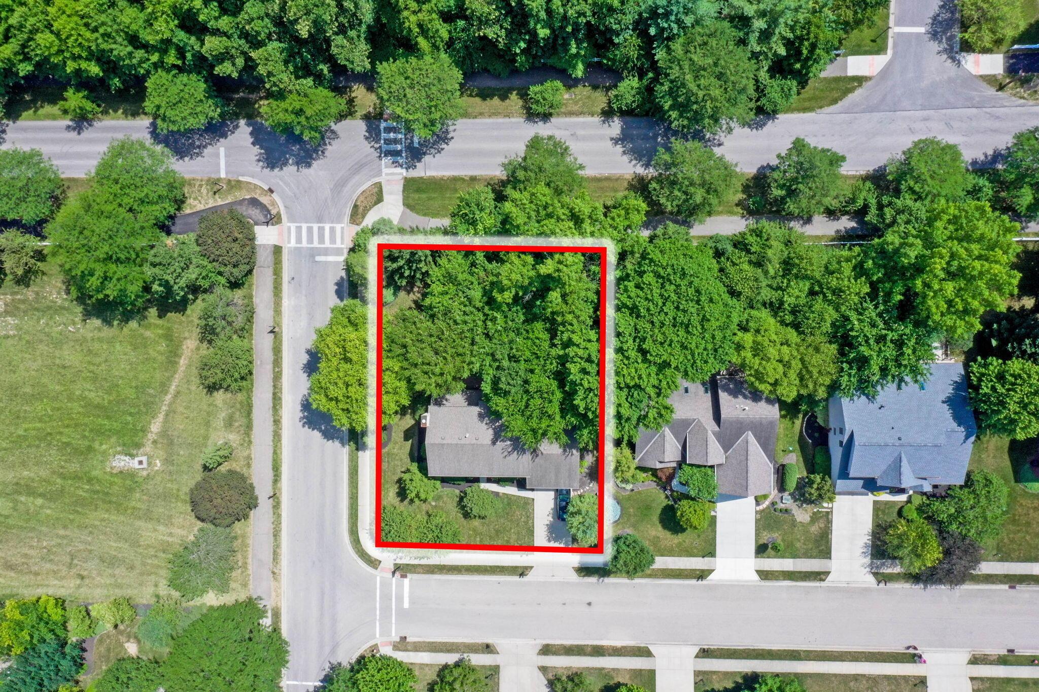 253 Whitaker Avenue S