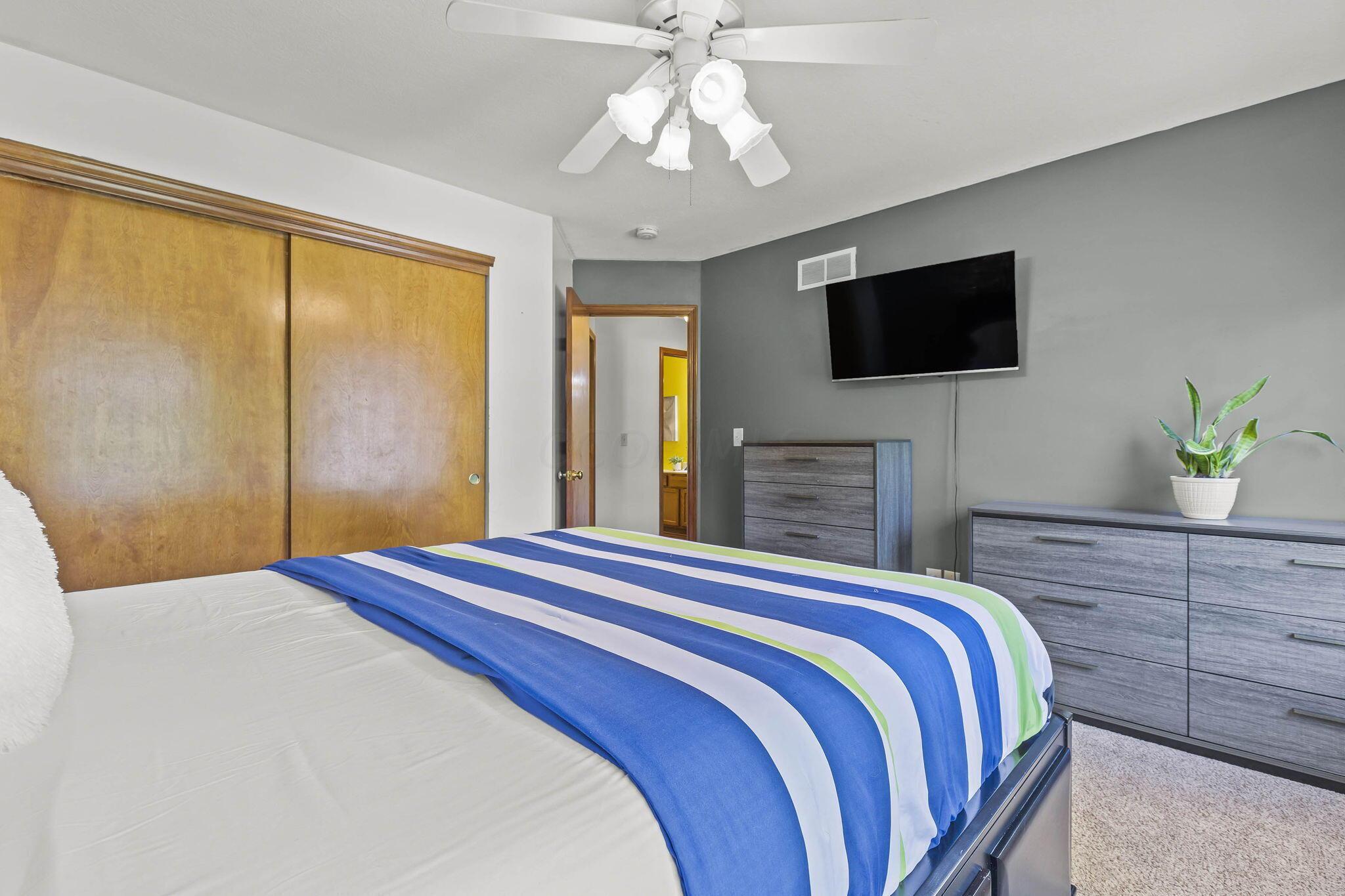 253 Whitaker Avenue S