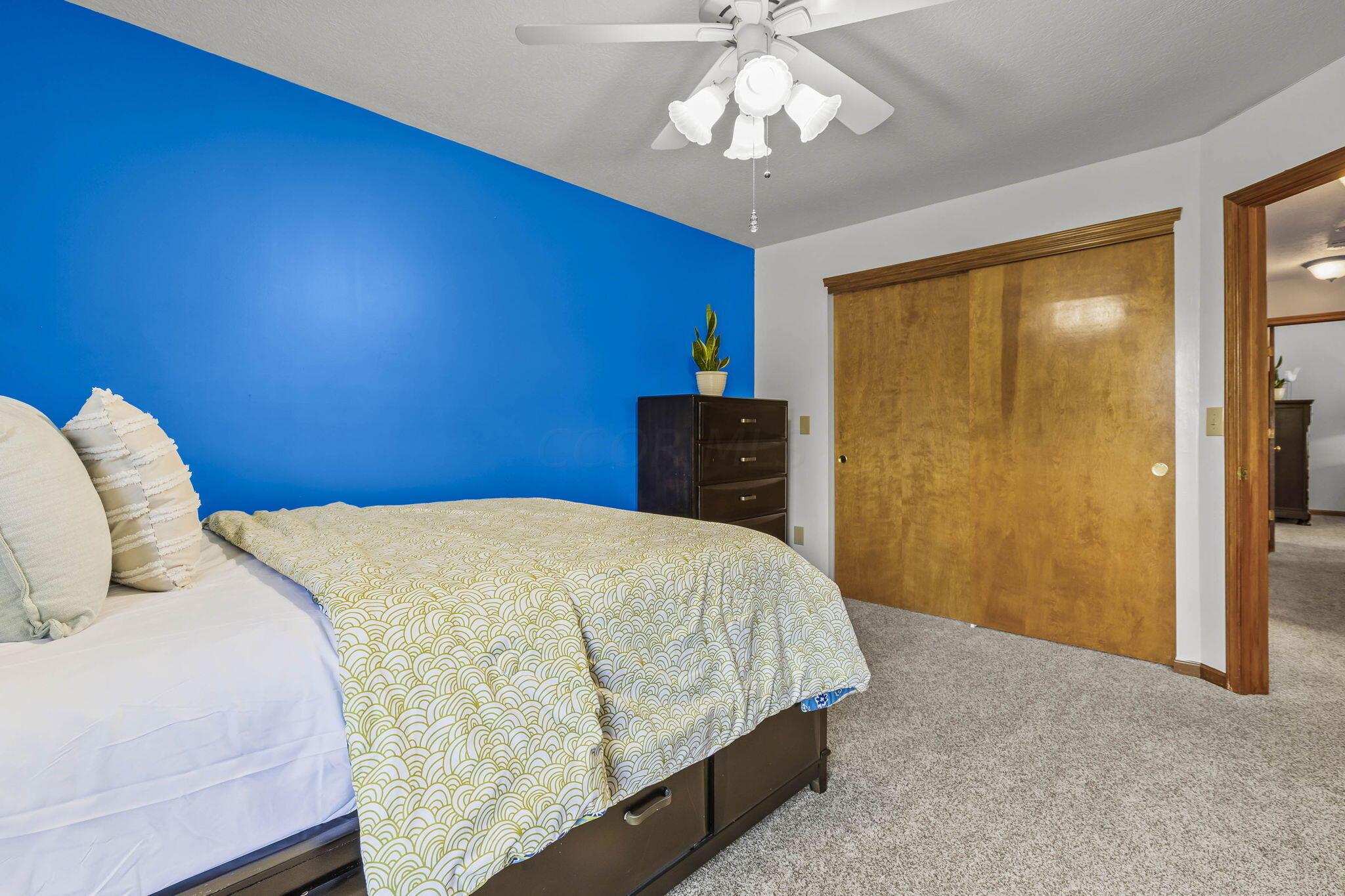 253 Whitaker Avenue S