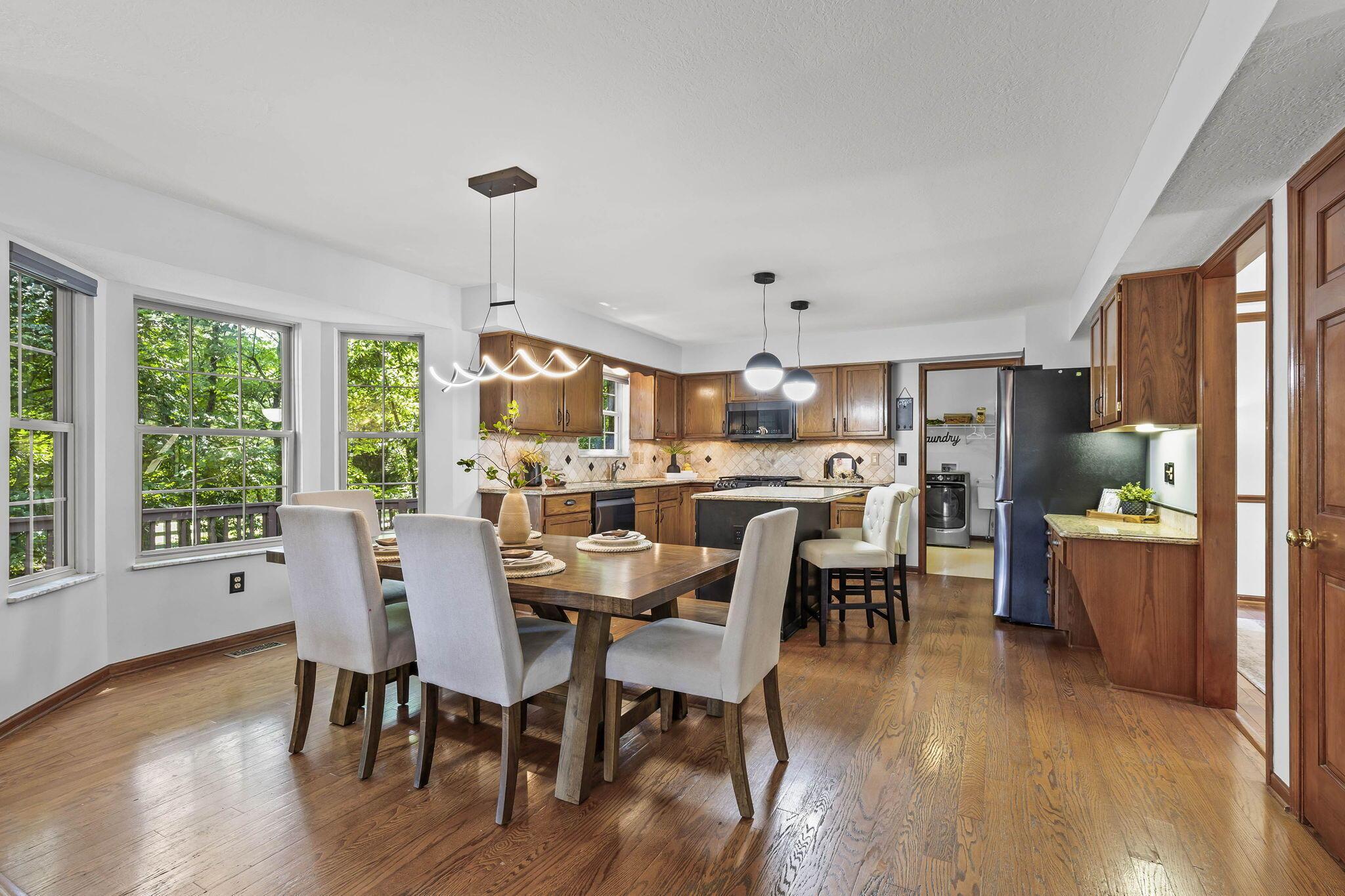 253 Whitaker Avenue S