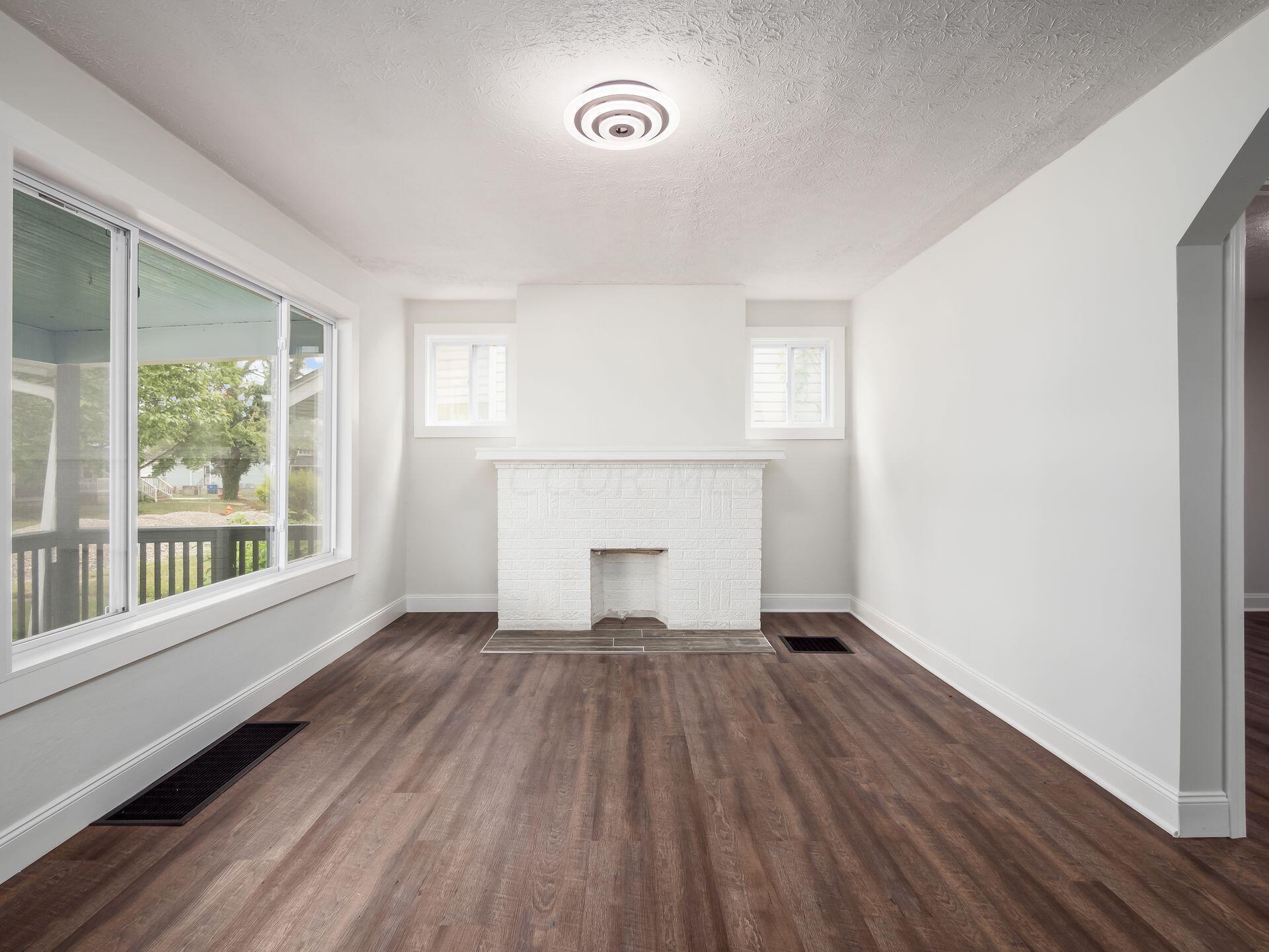 755 S Richardson Avenue