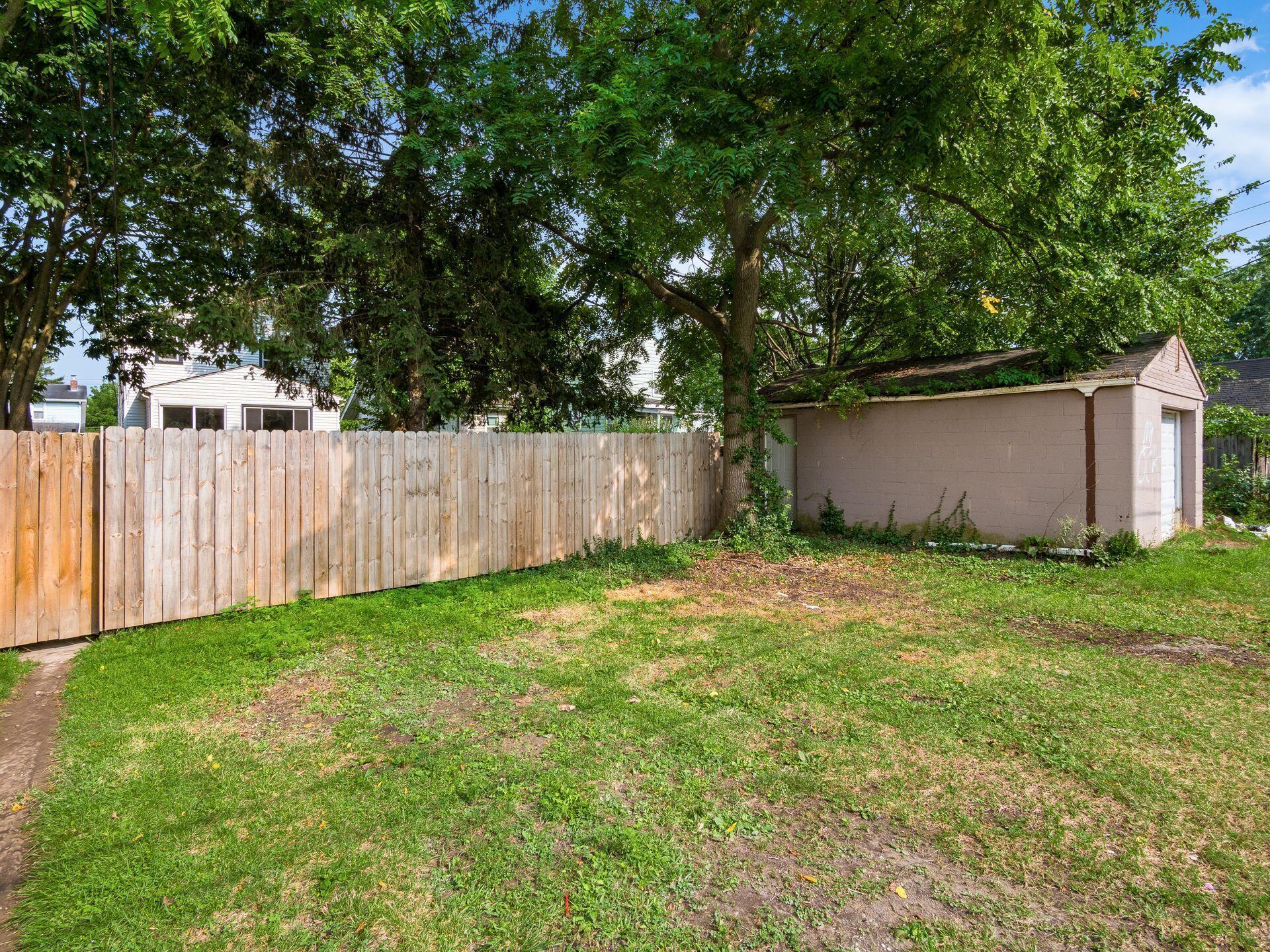 755 S Richardson Avenue