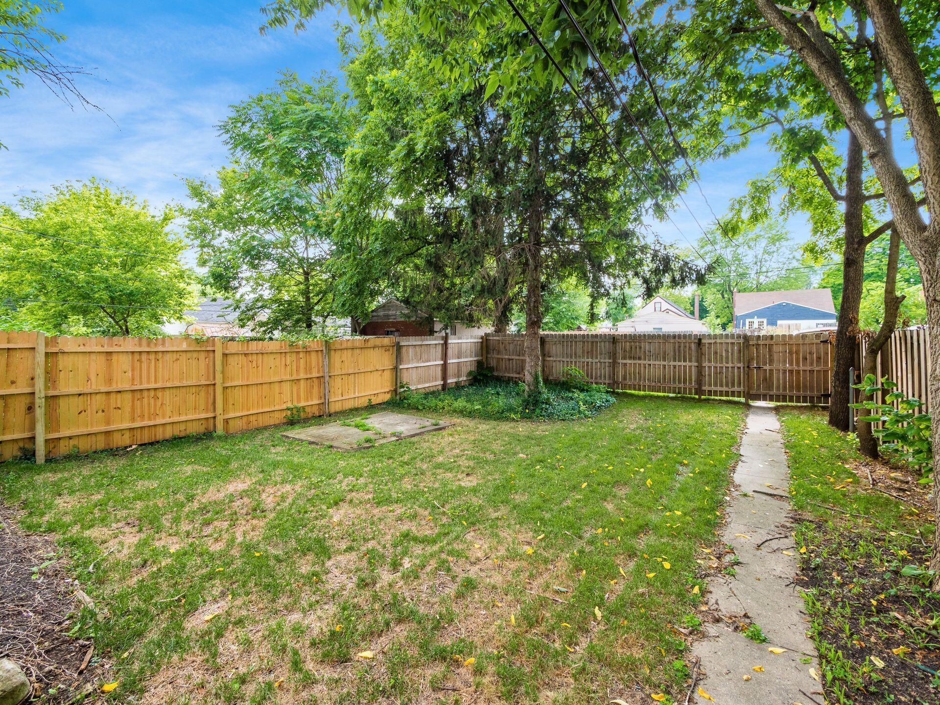 755 S Richardson Avenue