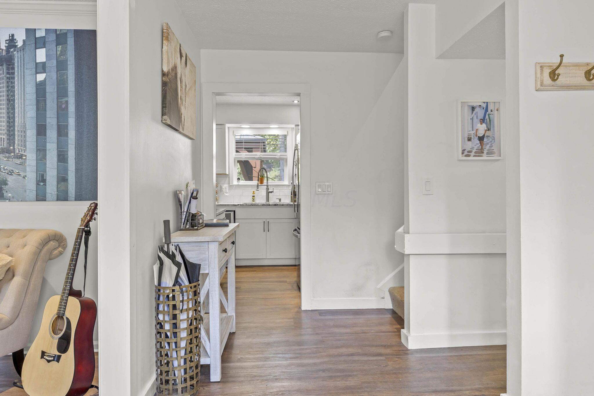 712 Cherrington Road