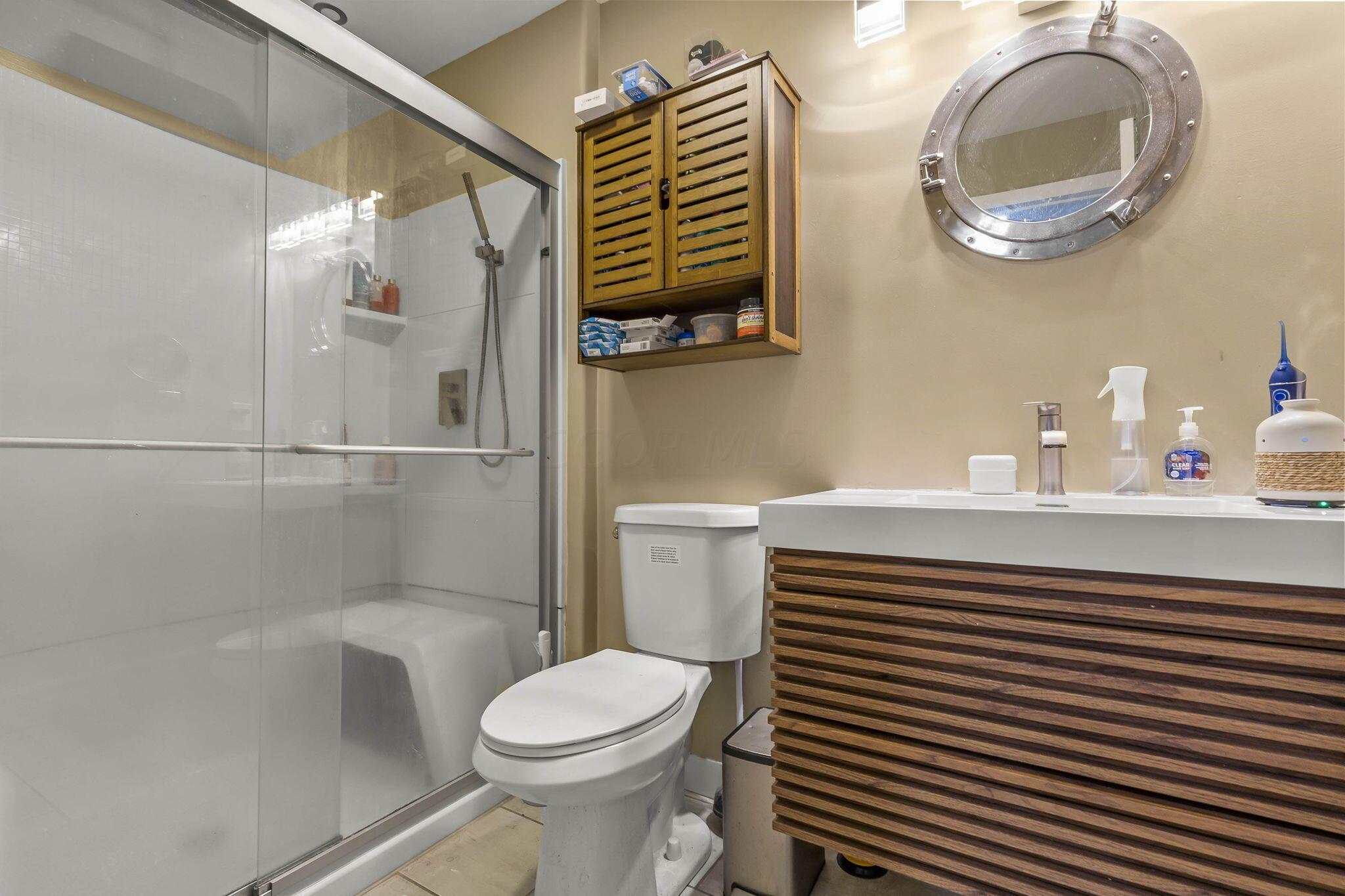 712 Cherrington Road