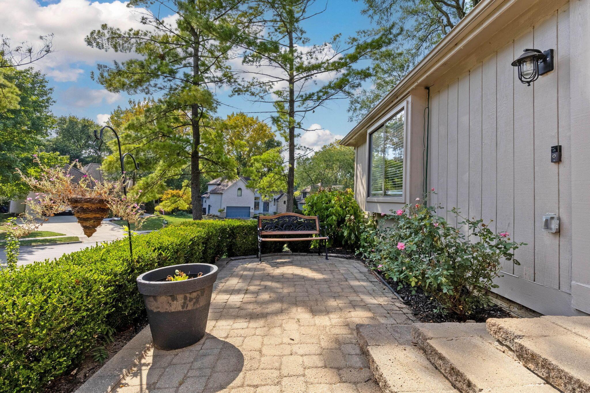 712 Cherrington Road