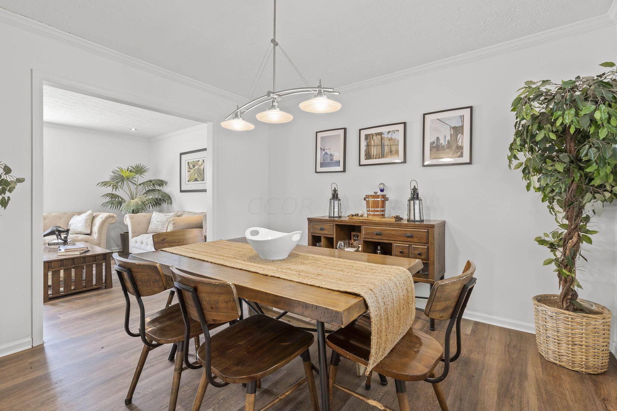 712 Cherrington Road