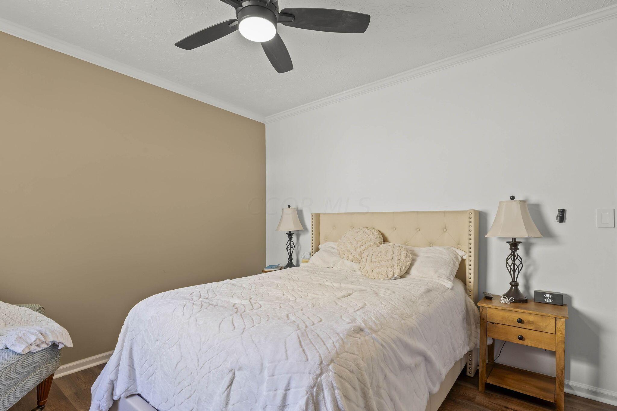 712 Cherrington Road