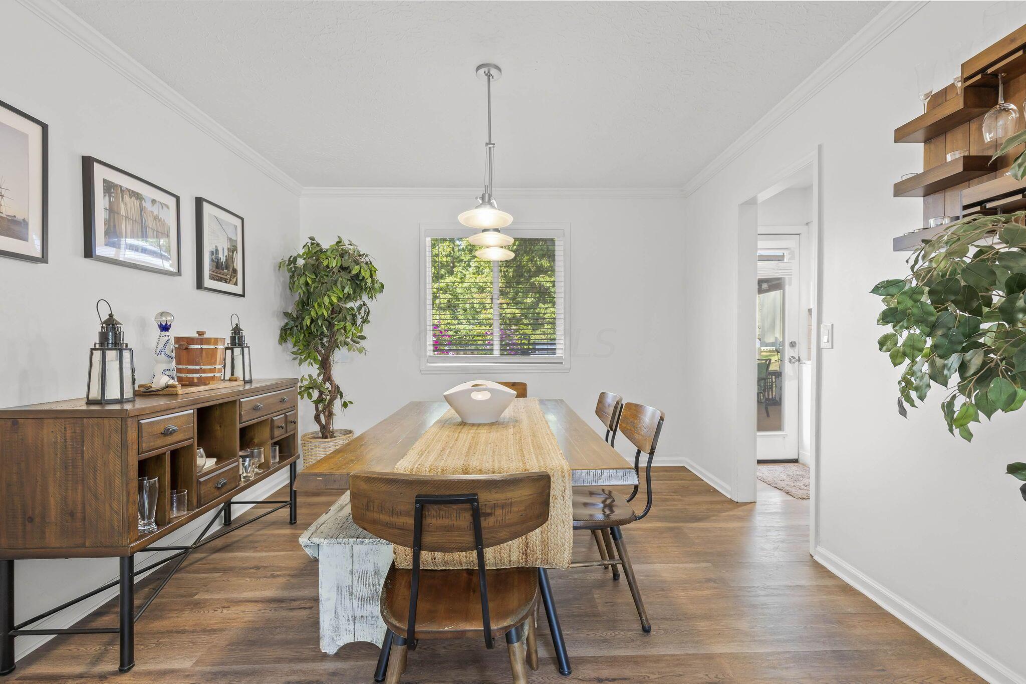 712 Cherrington Road