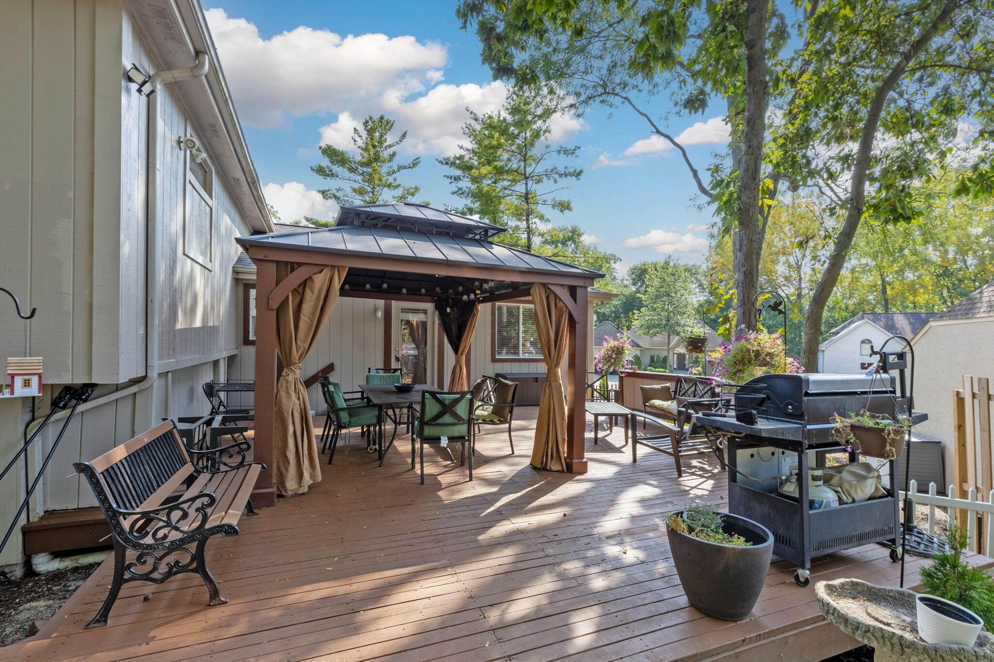 712 Cherrington Road