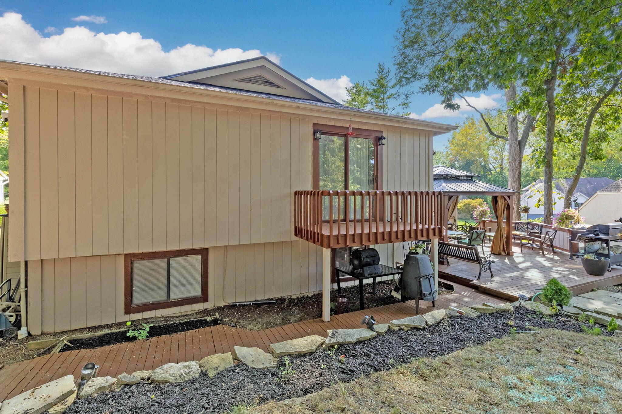 712 Cherrington Road