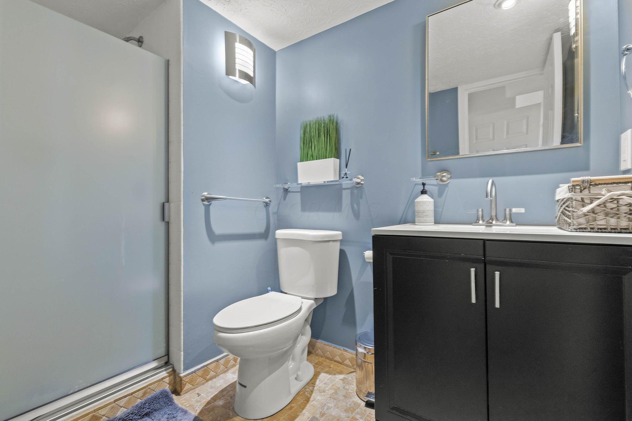 712 Cherrington Road