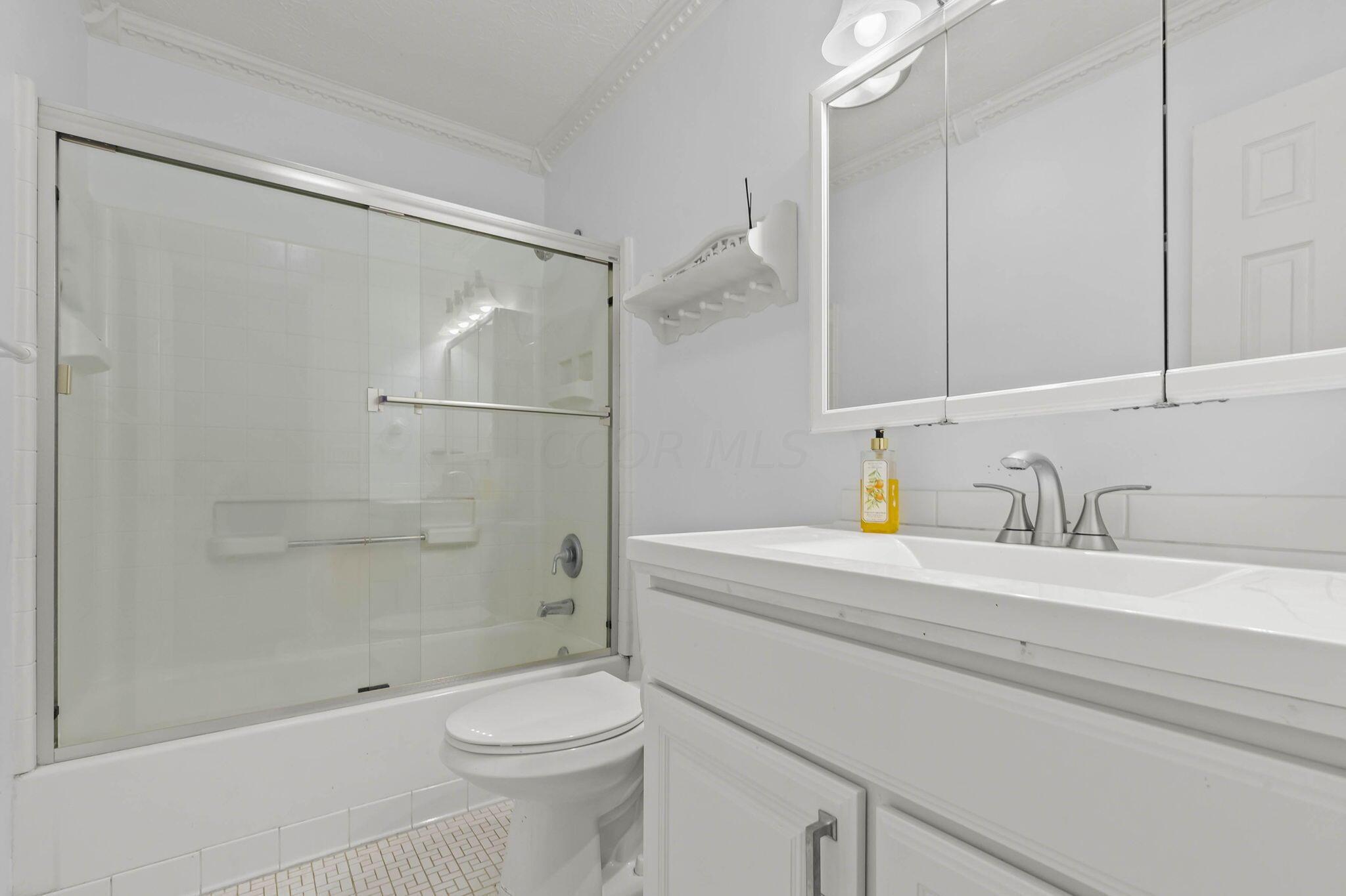 712 Cherrington Road