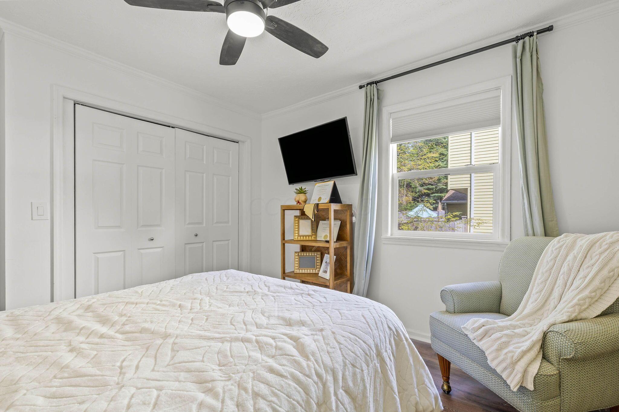 712 Cherrington Road