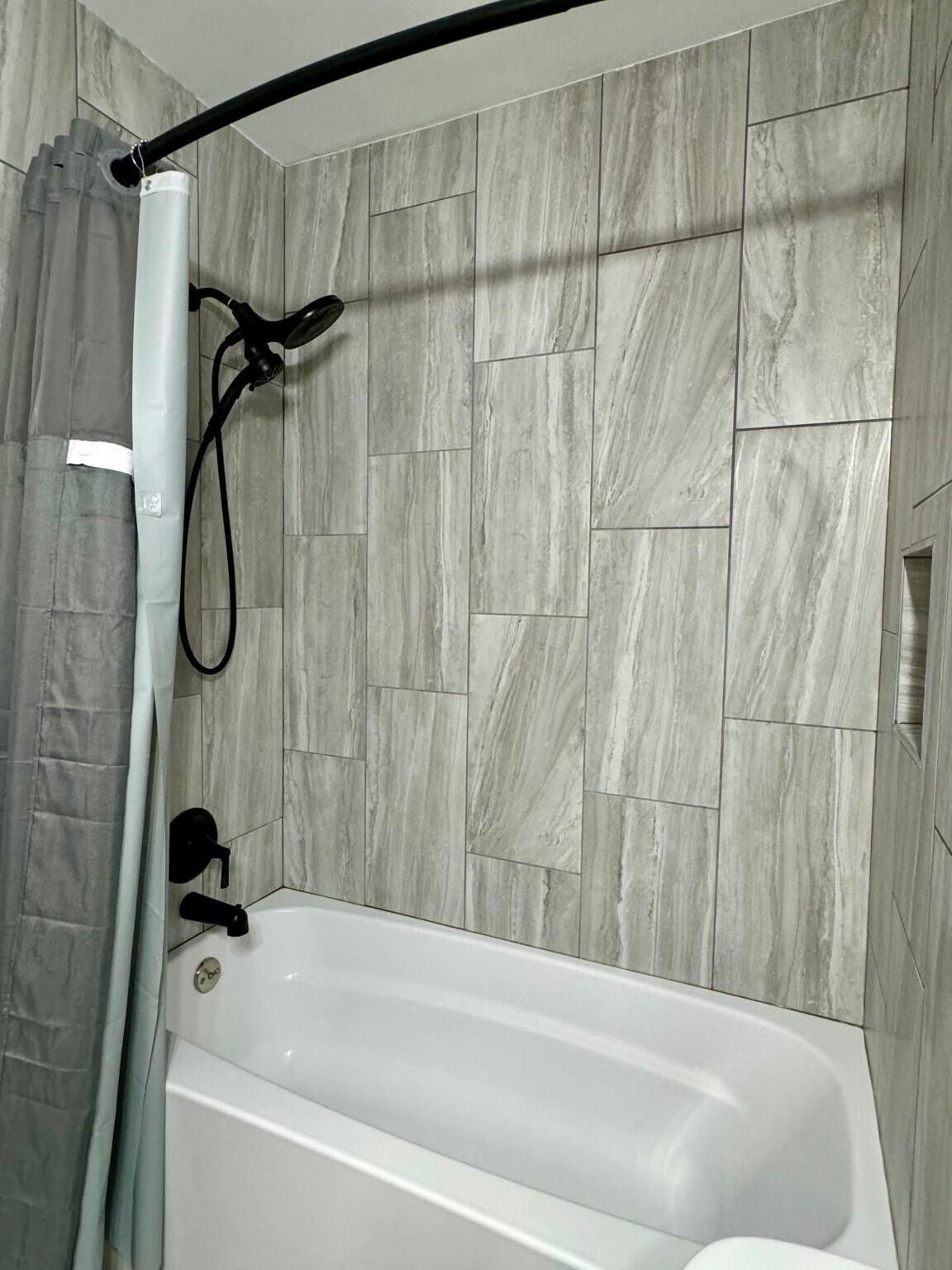 5105 Singleton Drive, 38C