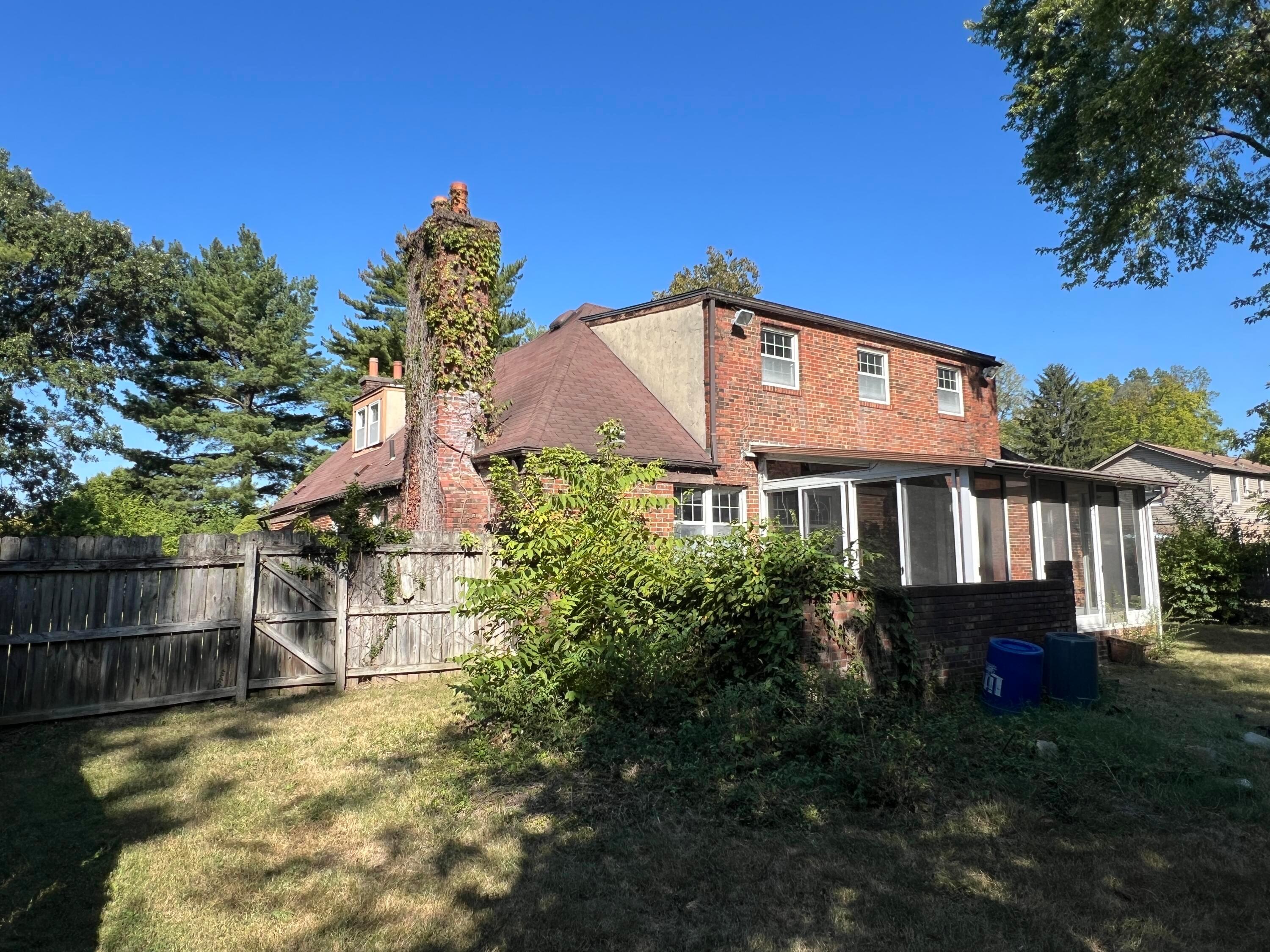 1120 Fairway Boulevard