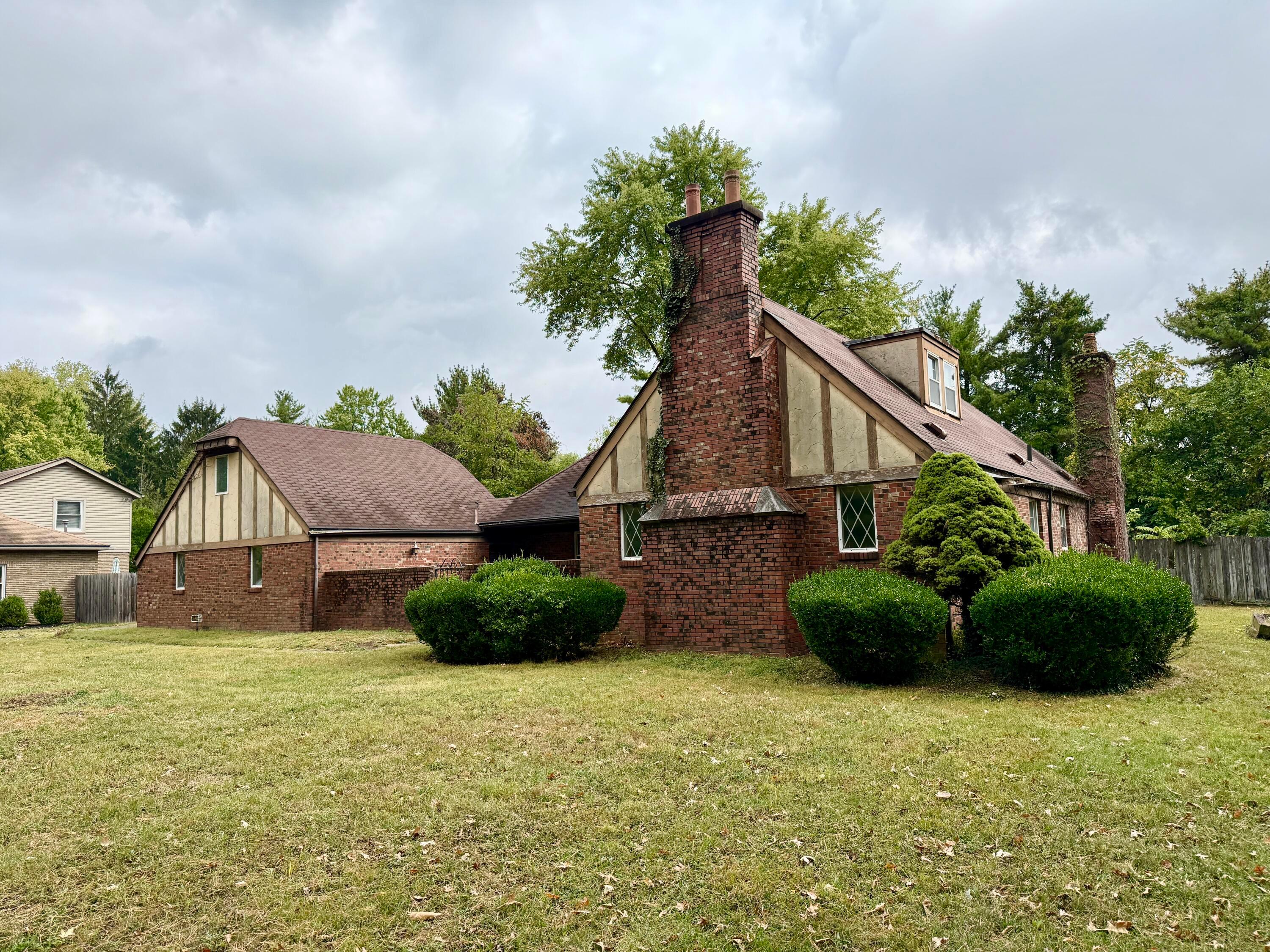 1120 Fairway Boulevard