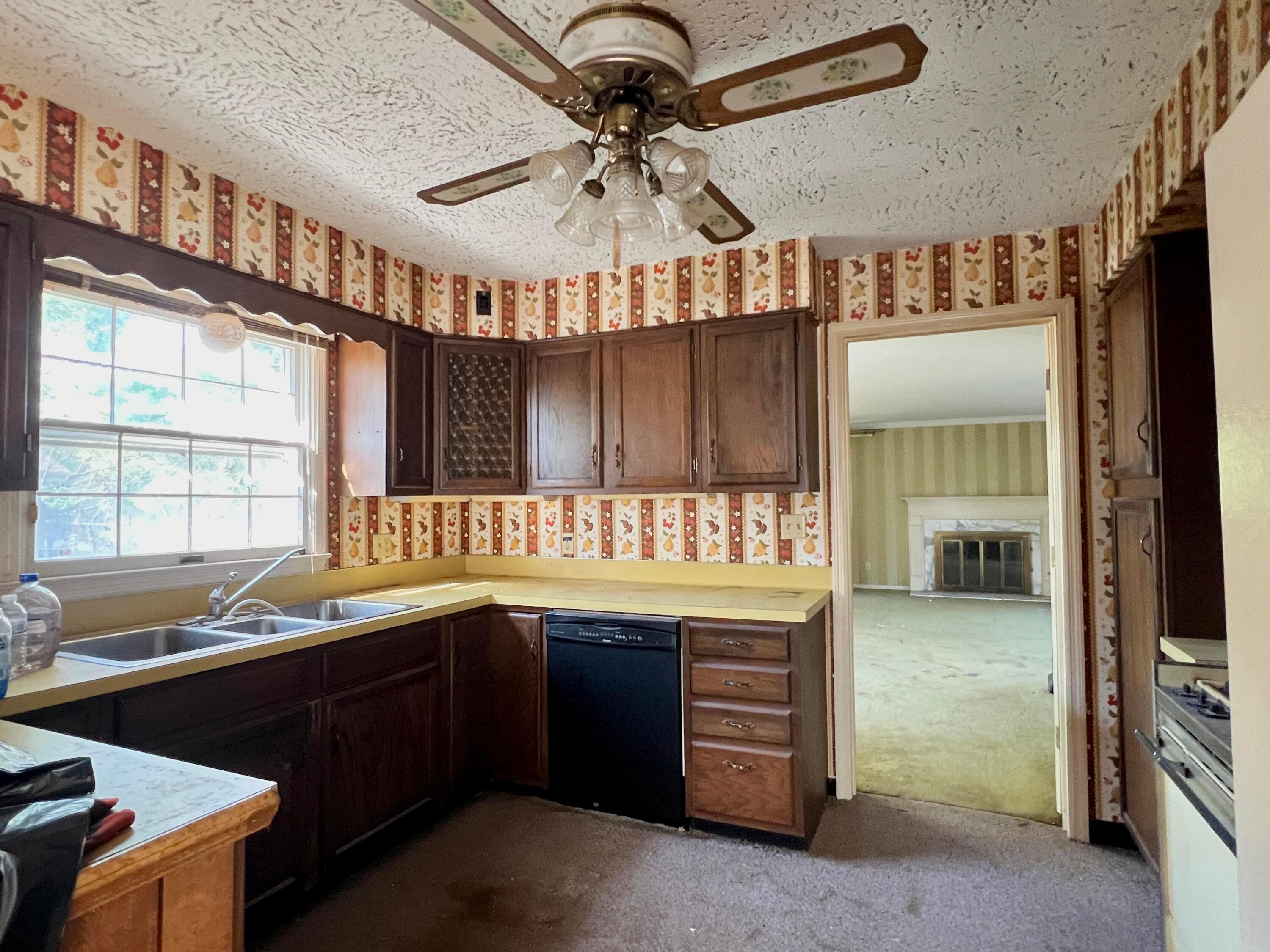 1120 Fairway Boulevard