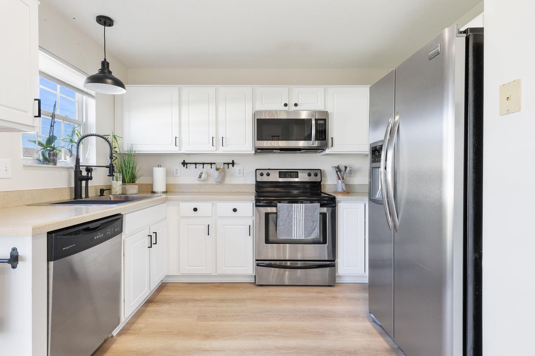 6188 Downwing Lane, 20